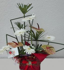Arranjo floral de gerberas e antúrios