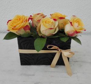 Caixa de rosas Amarelas