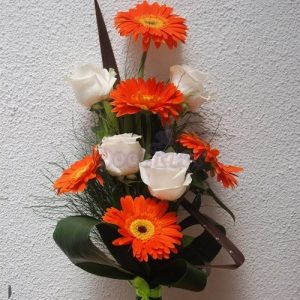 Ramo de gerberas e rosas