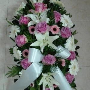 Palma de Funeral em tons branco e rosa